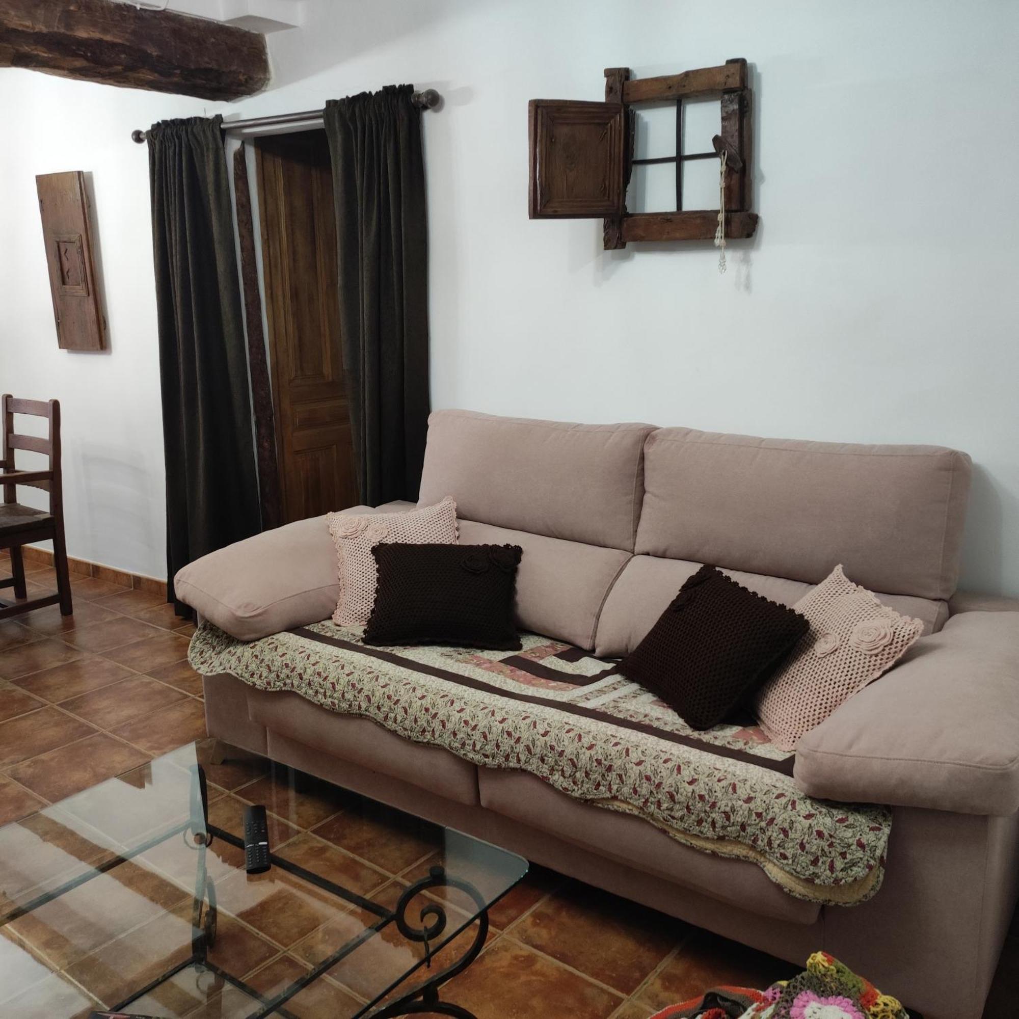 Alcoba Con Patio Del Siglo XIX Villa Villanueva de Viver Bagian luar foto